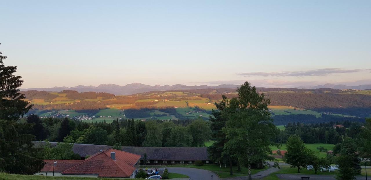 Schoenblick Hotel Garni Ferienwohnungen Lindenberg im Allgäu Esterno foto