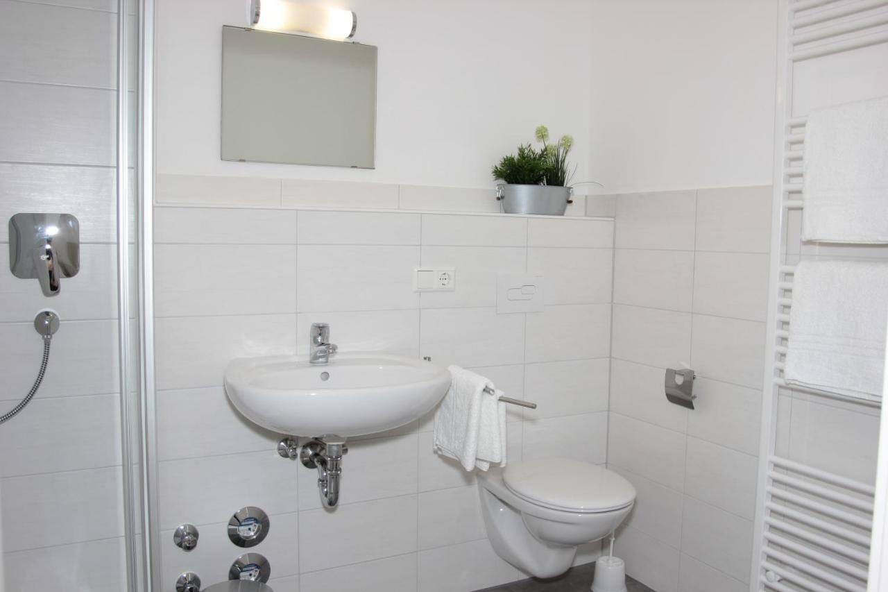 Schoenblick Hotel Garni Ferienwohnungen Lindenberg im Allgäu Esterno foto